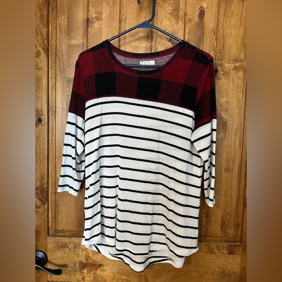 Maurices Sweaters - Maurices women’s sweater. Size medium.